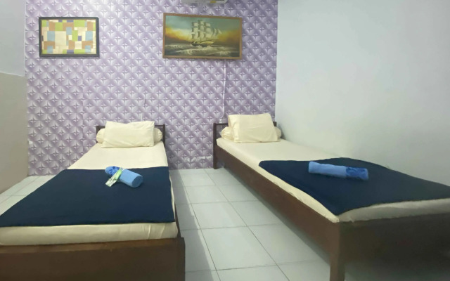 Guest House Hj Muriyah Syariah Slawi RedPartner