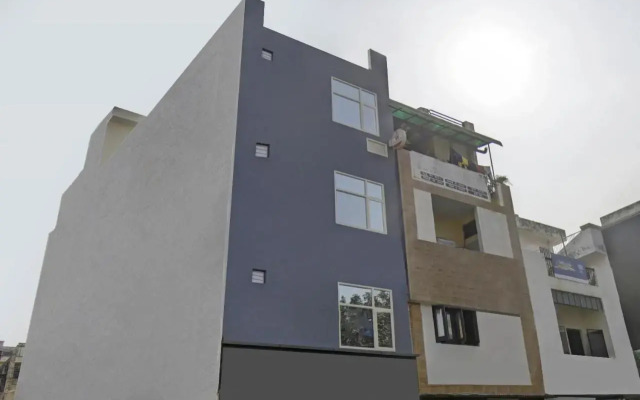 Oyo Flagship 703579 Santosh Residency