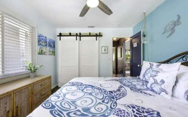 Dancing Dolphin 4 Bedroom Home by RedAwning