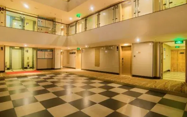 City Comfort Inn Hotel (Liuzhou Five Star Pedestrian Street Zhonghuan Building)