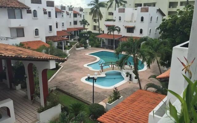 Condo Alamandra by TRVL2HM