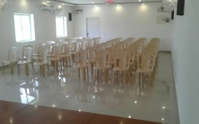 Varuna Inn Banquets & Resort