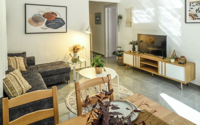 Charming 2BR in Haifa by Sea N' Rent