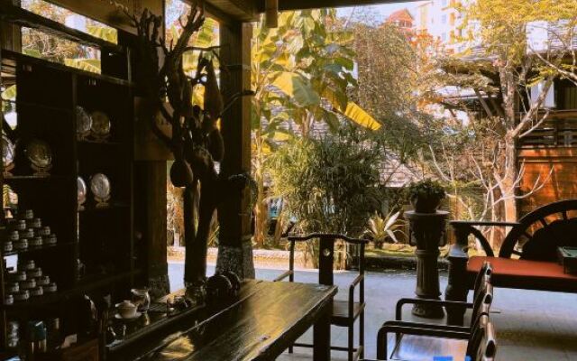 Jinghong Manying Dai Tai Courtyard Villa