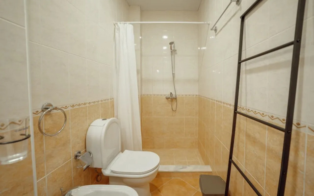 City Center Comfort Apartment A by Vacationy