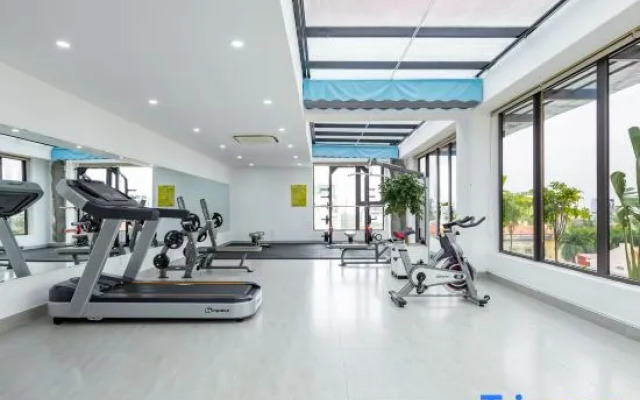 Phong Lan Building and Apartments