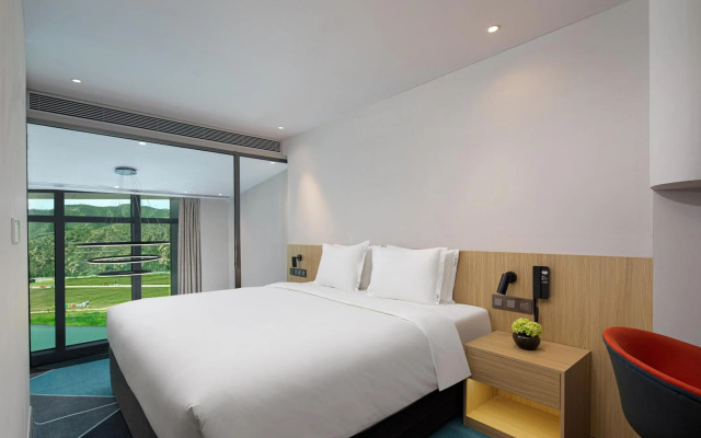 Отель Holiday Inn Express Chongli