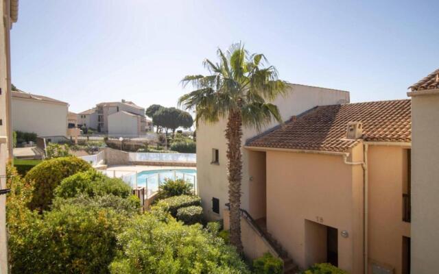 NICE 25 m BRIGHT with BALCONY and POOL