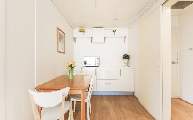 Amazing Location Cozy Stay with Parking