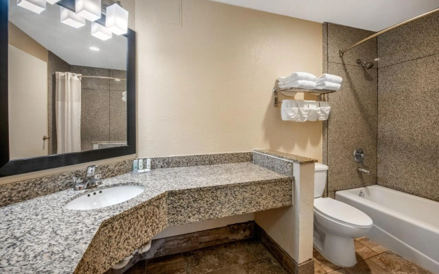 Quality Inn & Suites Jacksonville-Baymeadows