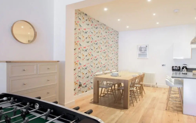 The White Wood Forest - Jewellery Quarter 3bdr Home