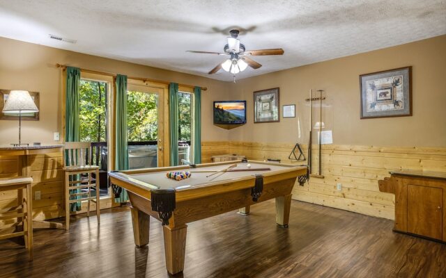 Smoky Bear Lodge by Jackson Mountain Homes