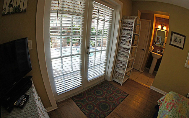 Seascape Tropical Inn - Adult Exclusive