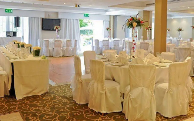 Raglan Hotel