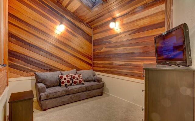 Fawngrove #1616 5 Bedroom Condo