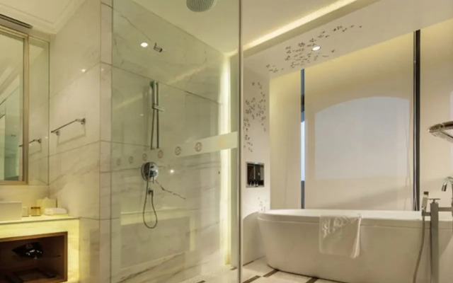 Royal Oriental Garden Hotel