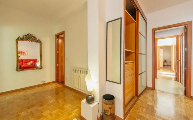 M Vdp17 Amplio Apartamento de Tres Dormitorios e