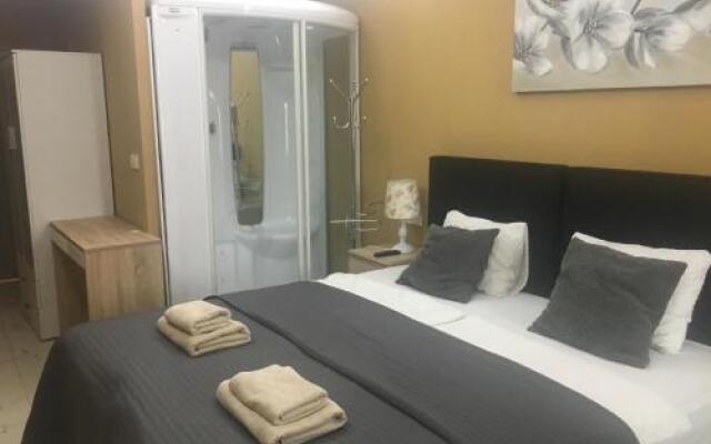 Royal Apartments & Rooms
