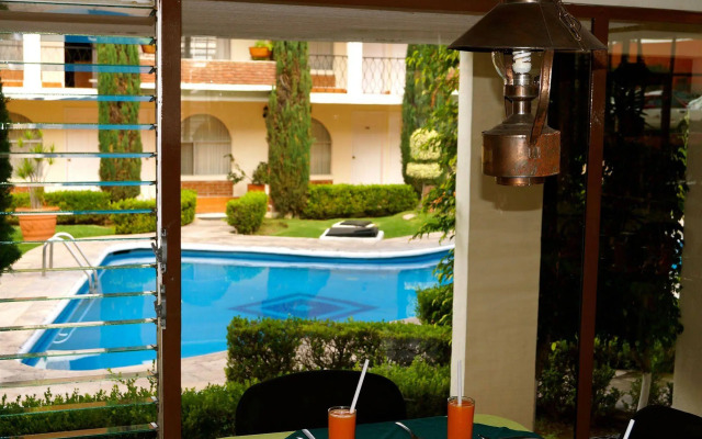 Hotel & Suites Villa del Sol