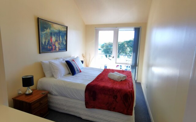 La Voyageur Apartments
