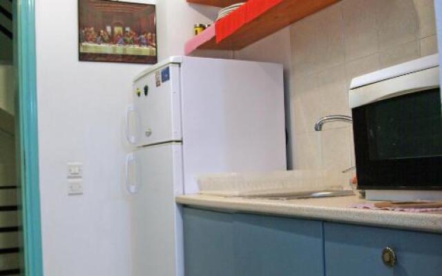 Ρήγας: Όμορφα στο Μεσολόγγι, Διαμέρισμα Β2
