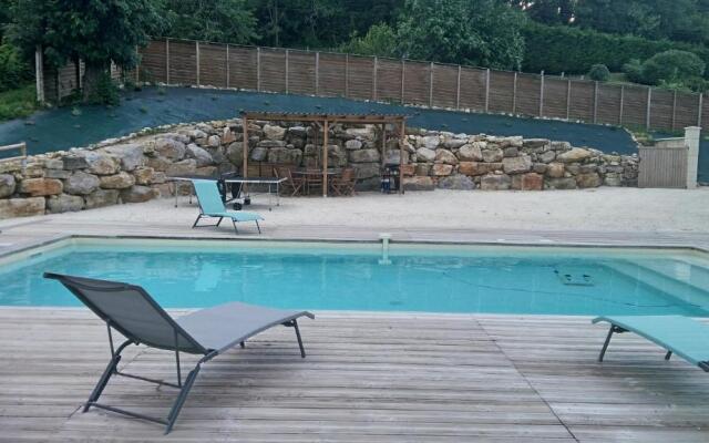 LOU CHASTEL - DEMEURE PERIGOURDINE ENTIEREMENT CLIMATISEE avec PISCINE PRIVEE