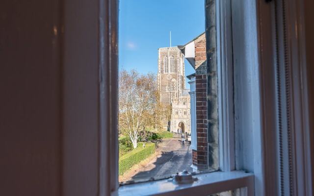 Bonheur, 16 Bartholomew Green, Southwold