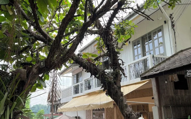 Samailaos Residence