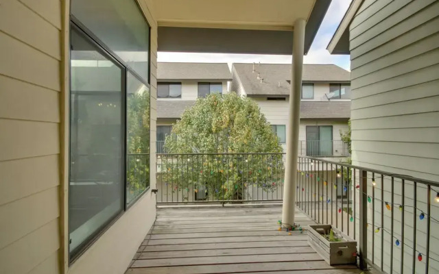 Spacious Eado Getaway < 1 Mi to Toyota Center!