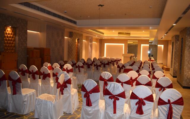 Hotel Deep Clarks Inn Lucknow