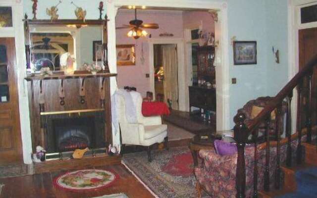 Robins Nest Bed & Breakfast