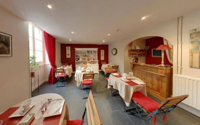 Hotel Saint Yves