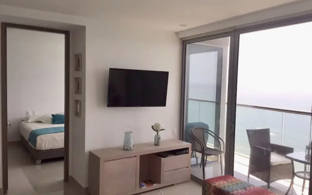 23rd Floor Luxury Apartment - sea view