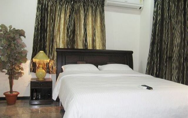 Falcons Nest Service Apartment-Lawsons Bay