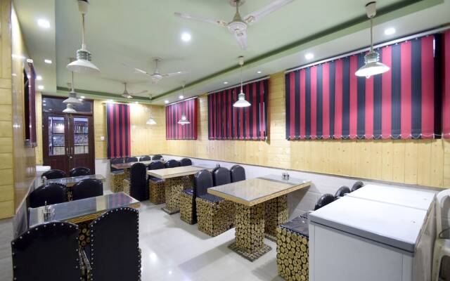 OYO 4944 Hotel New Prince Inn