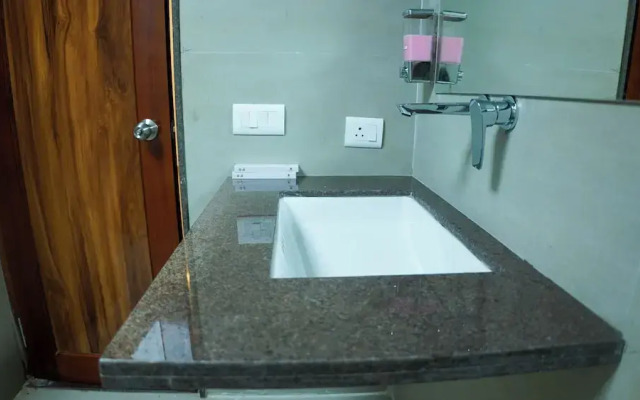 Hotel Ananda Kashi