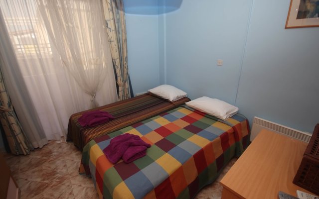 2 Bedroom House near Tombs of the Kings