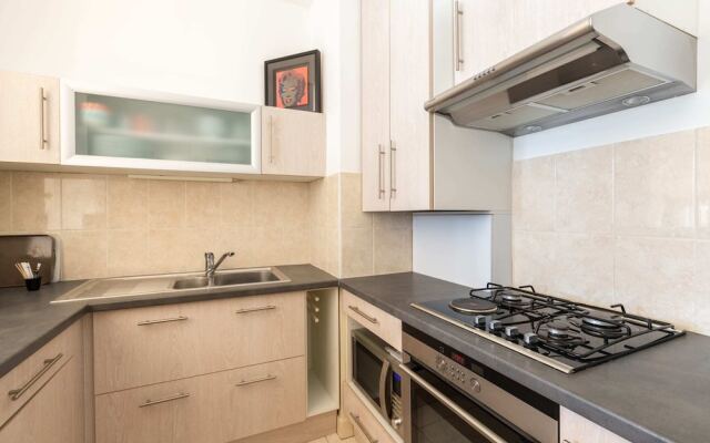 Bright and Colourful Apartment in the City Centre