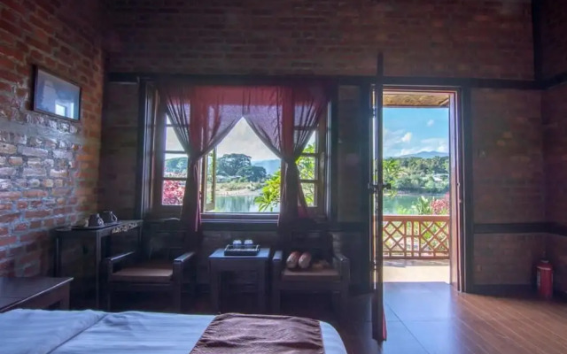 Riverside @ Hsipaw Resort