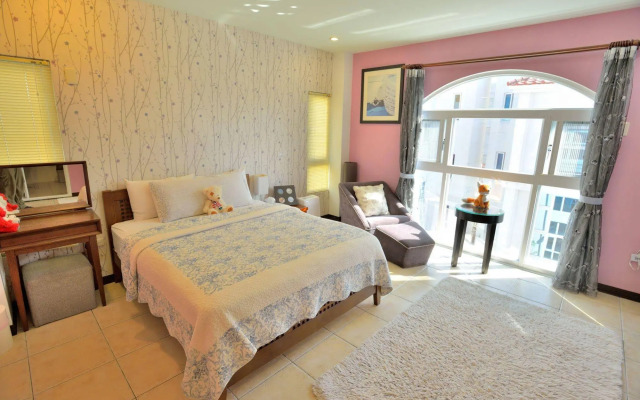 White Cotton Candy B&B