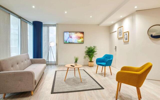 Residence Mercure Paris La Defense Grande Arche