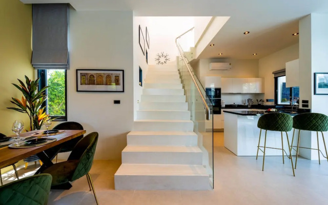 Luxury 6 Bed Private Pool Villa - LLW