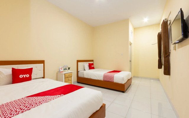 OYO 2008 Sellinas Family Residence Syariah