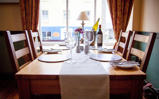 Eldons Hotel & Restaurant