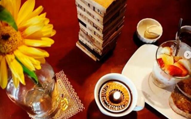La Casa Cafe Guesthouse