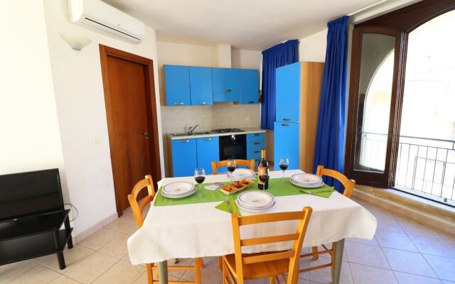 Flat Desirè Close To Beaches with Sight Castle, Terrace, Wi-Fi