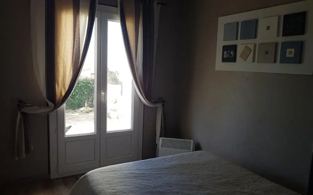 A L'ombre Du Clocher