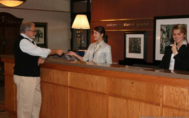Hampton Inn Charleston - Daniel Island