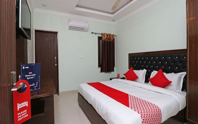 OYO 12062 Paras Guest House