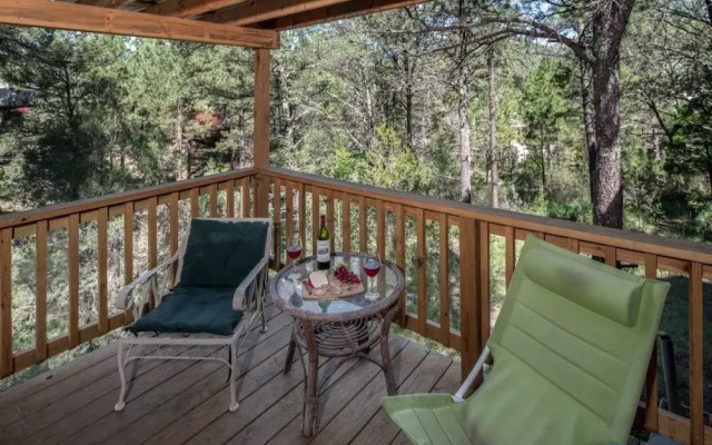 Petty Cabin - Two Bedroom Cabin